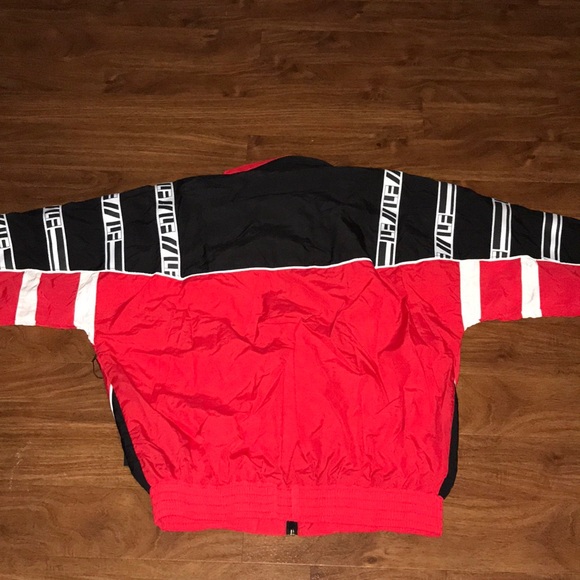 LF Windbreaker - Picture 7 of 8